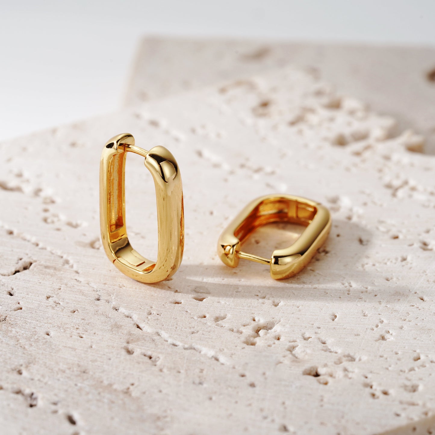 Clip Hoop Bold Medium - Oro 18K