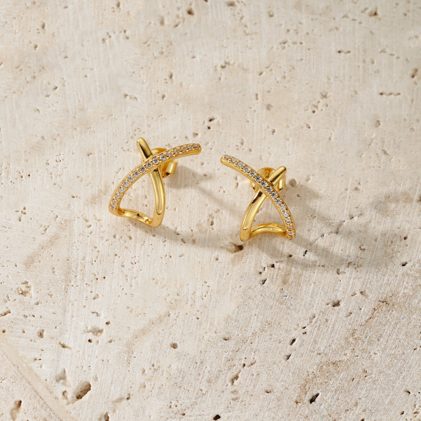 Cross Pavé Stud - Oro 18K