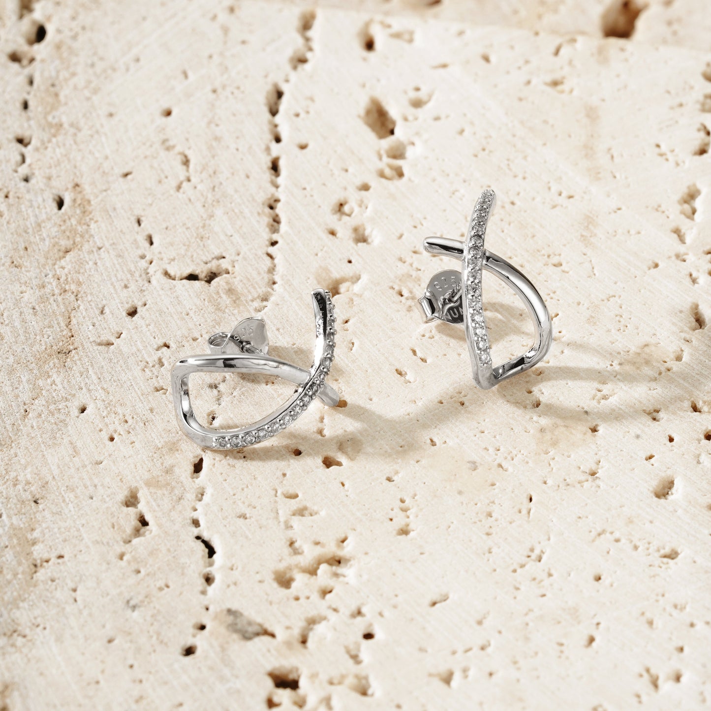 Cross Pavé Stud - Argento Rodiato