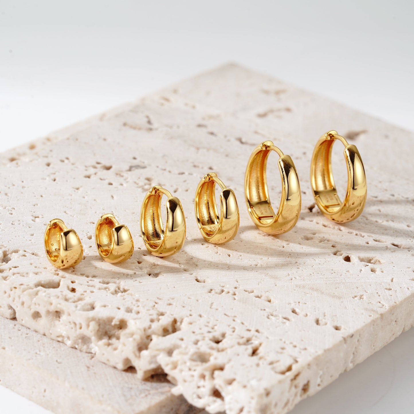 Bold Hoop Small - Oro 18K