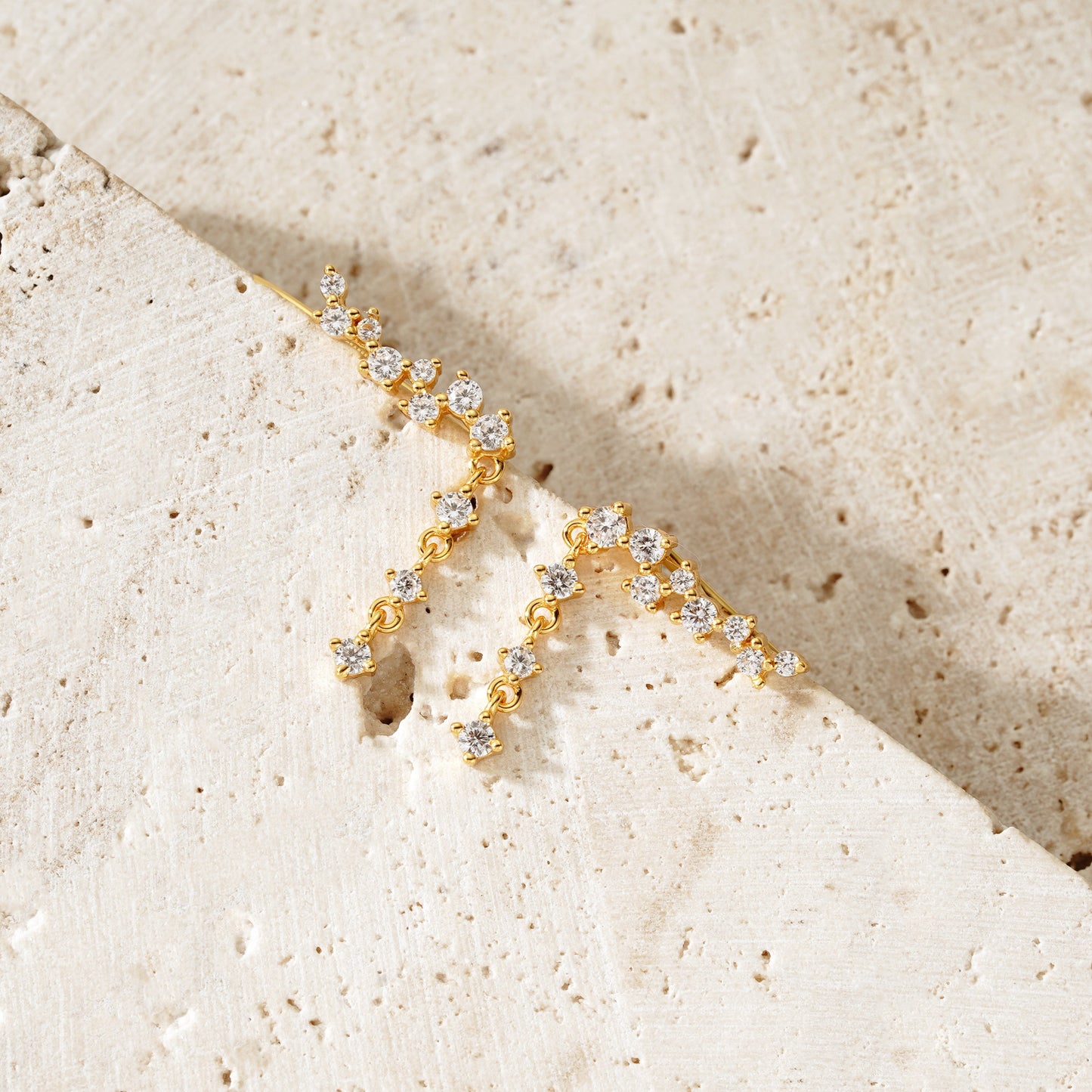 Starry Ear Climber - Oro 18K